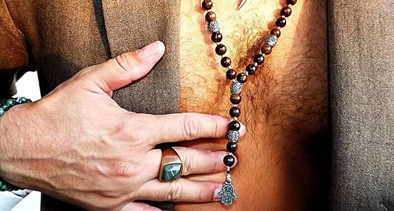 Collar de Jaspe con Colgante Mano de Fátima