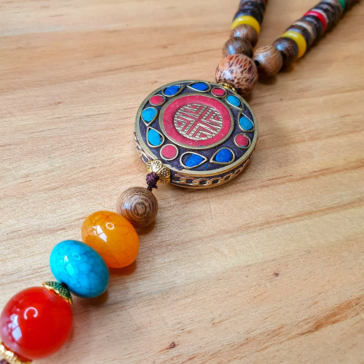 Collar de Cuentas de Madera Patrón Tradicional