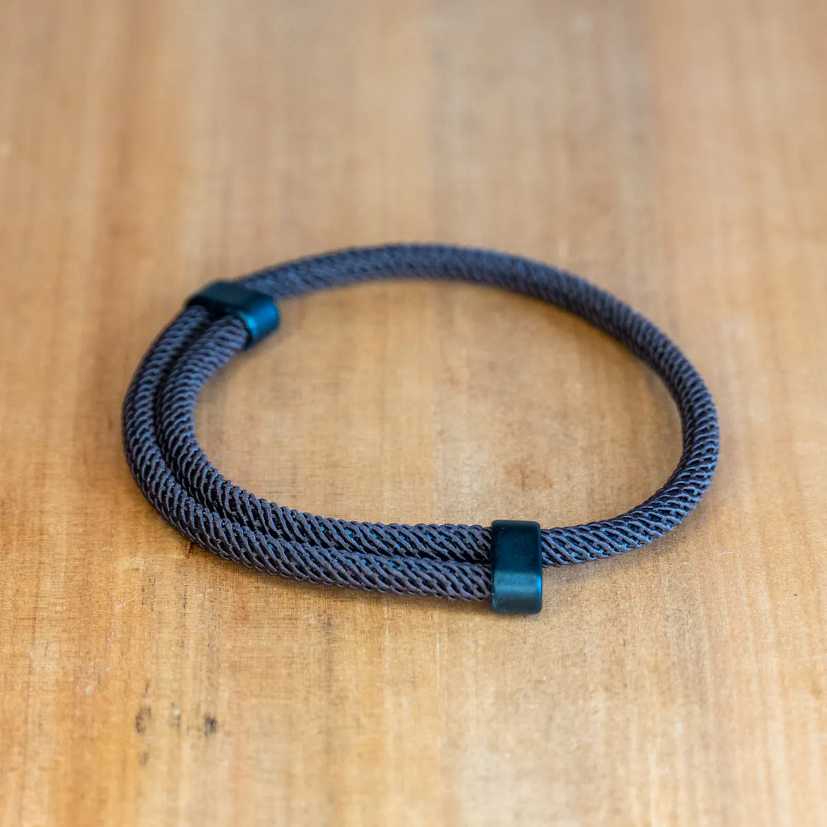 Pulsera Minimalista en Cuerda Café